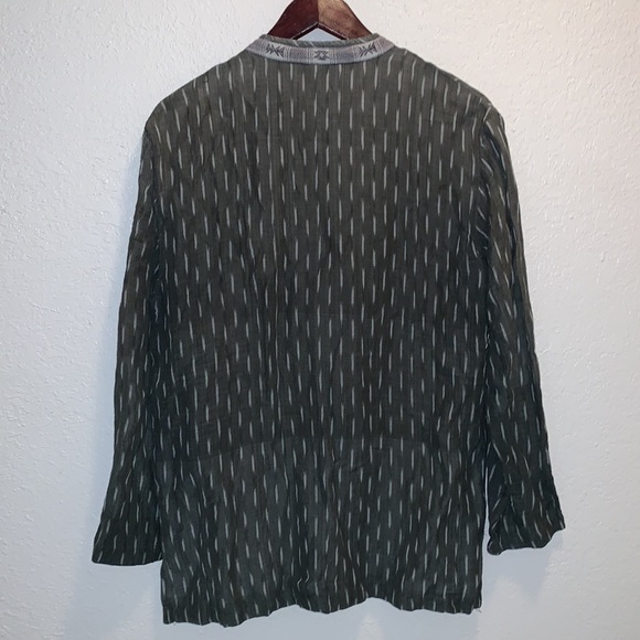 Chico’s Top - Picture 2 of 3